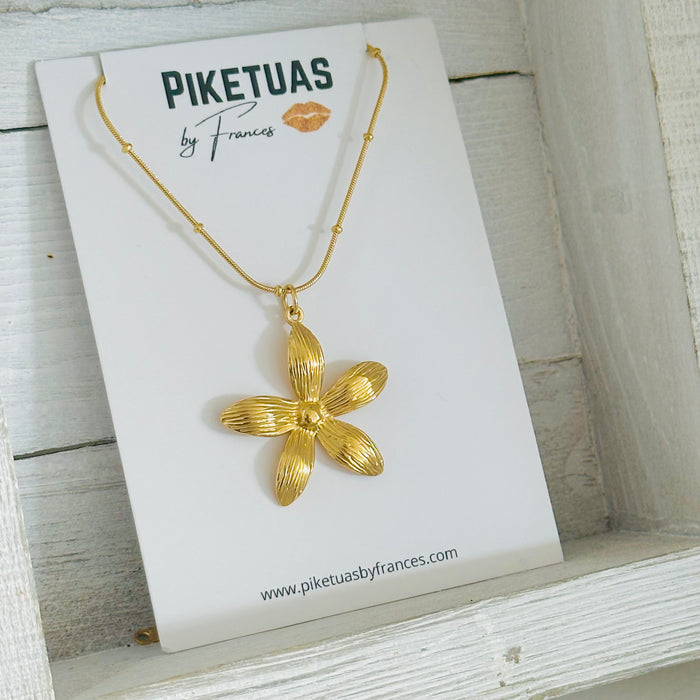 Flower Gold Collar