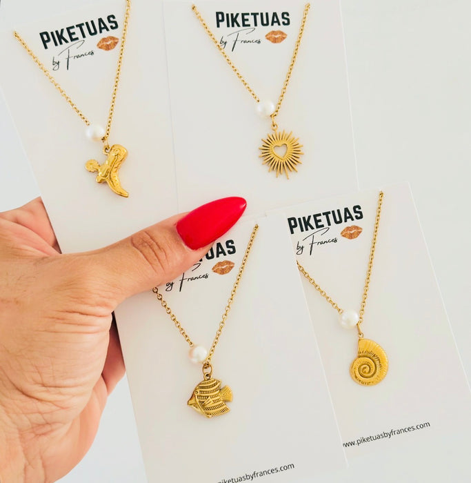 Pendant Gold Collar •