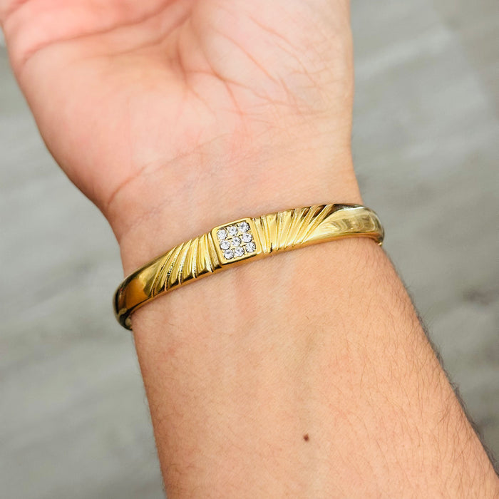Diamond • Cuff Bangle • Lisa