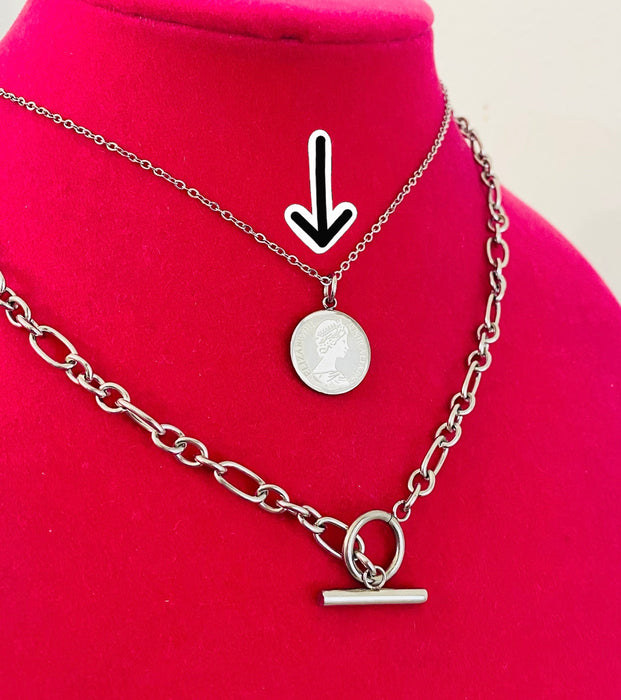 Queen Elizabeth• Collar